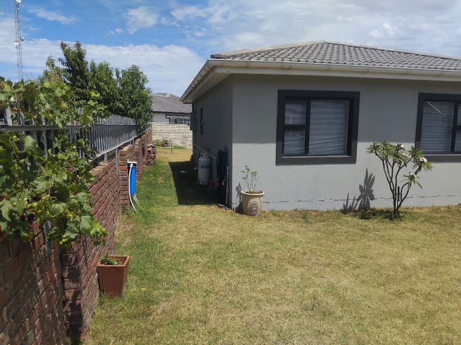 3 Bedroom Property for Sale in Wavecrest Eastern Cape